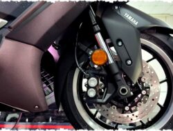 Yamaha TMAX 2026: Skutik Termewah Rp475 Juta, Seharga Toyota Innova Zenix V!