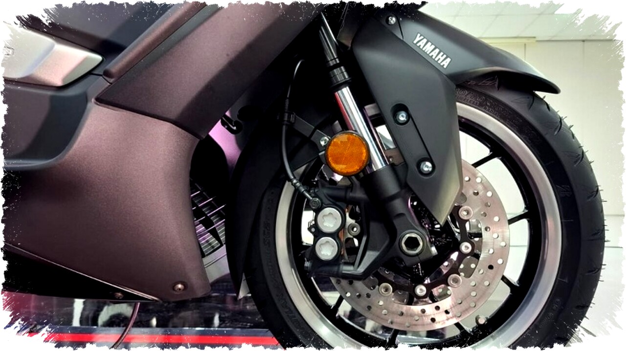 Yamaha TMAX 2026: Skutik Termewah Rp475 Juta, Seharga Toyota Innova Zenix V!