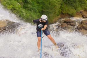 Curug Cikondang Cianjur: Lokasi, Rute, Jam Buka dan Daya Tarik
