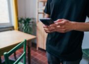 10 Cara Menghasilkan Uang Lewat HP Tanpa Modal Terbukti Cair
