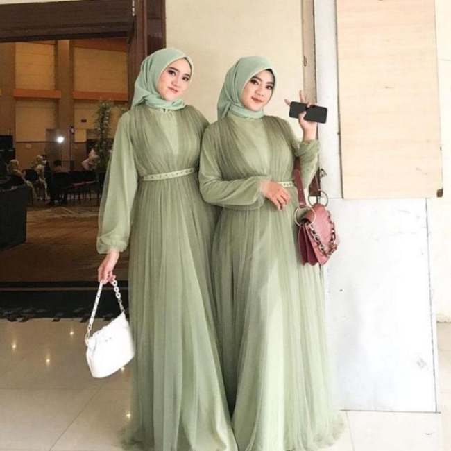 12 Outfit Kondangan Dress Sage Green yang Lagi Trend Tahun Ini