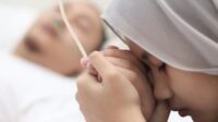 Doa Untuk Orang Sakit Agar Lekas Sembuh Arab, Latin & Artinya