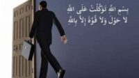 Doa Keluar Rumah Arab Latin dan Artinya Sesuai Sunnah
