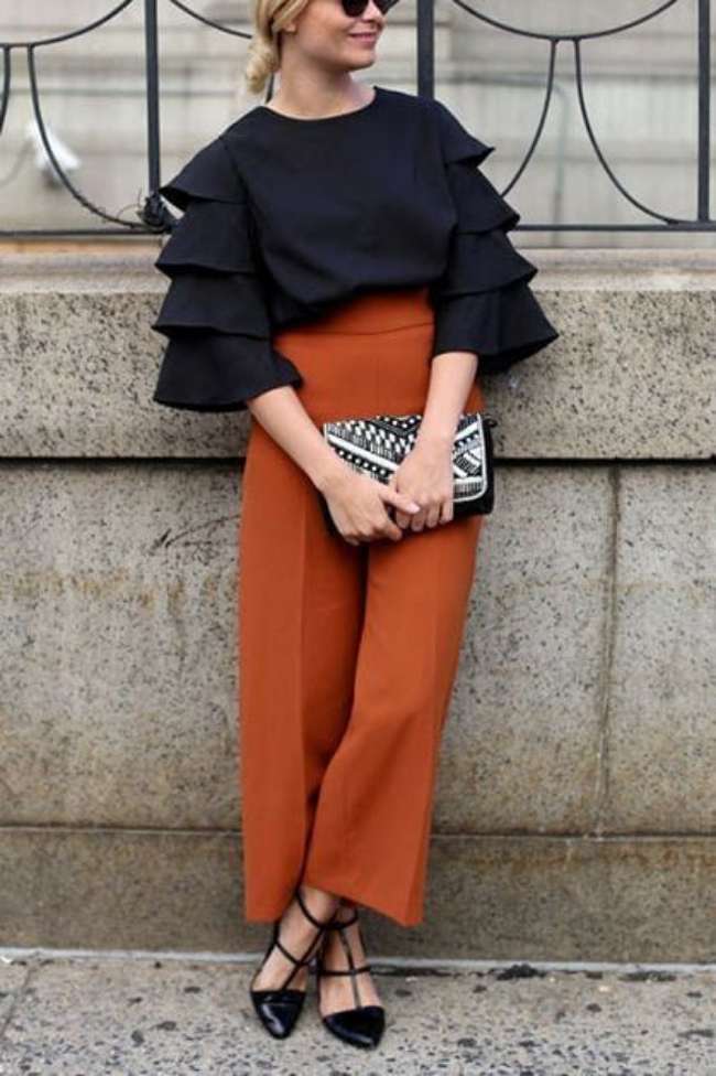 Atasan Ruffle Biru Dongker dan Bawahan Merah Bata