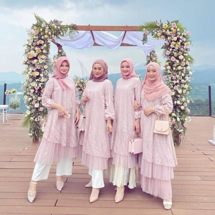 Model Baju Bridesmaid Dusty Pink