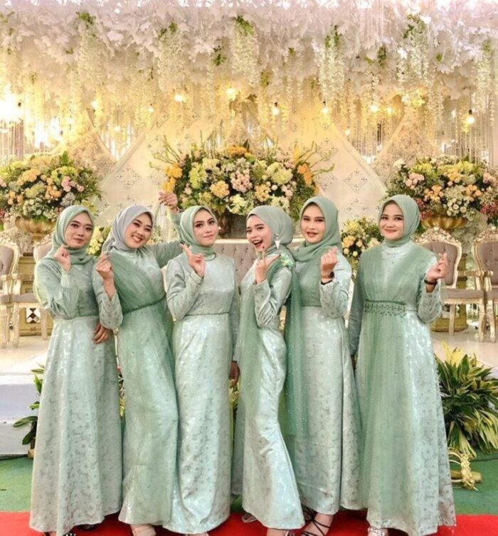OOTD Bridesmaid Warna Hijau Mint