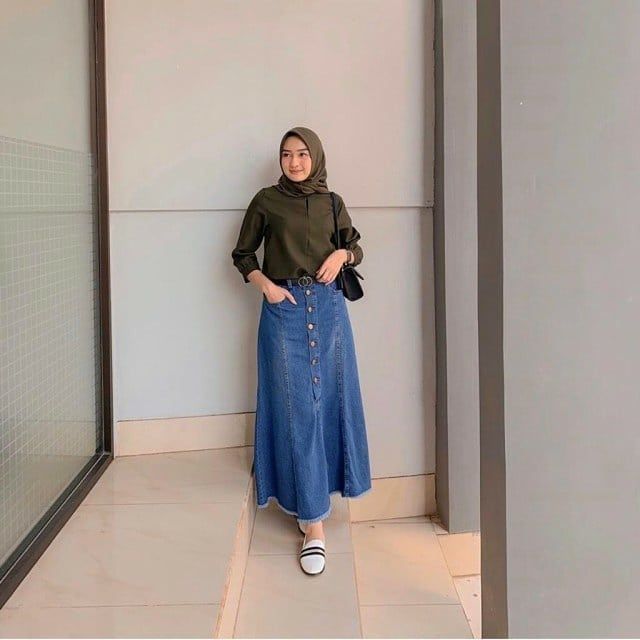 OOTD Rok Jeans Panjang dan Kemeja