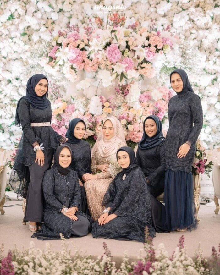 Outfit Berani Bridesmaid Warna Hitam