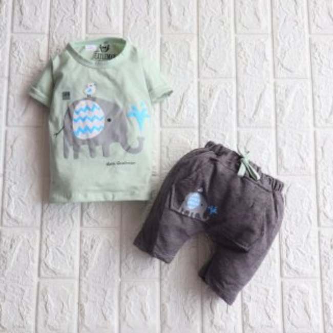 Setelan Baju Berpotongan Pendek
