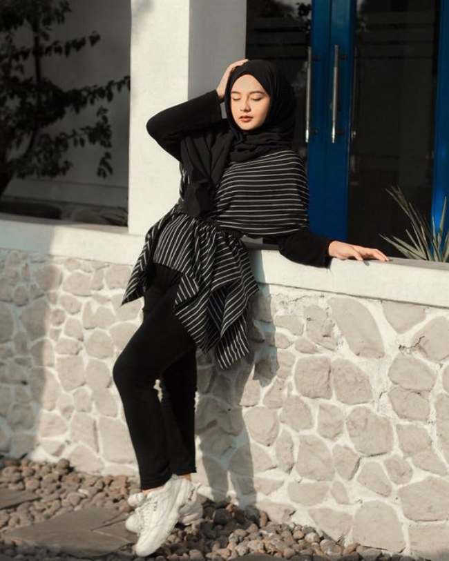 Tunik Ruffle Bergaris