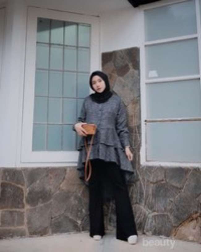 Tunik Ruffle dengan Wide Pants