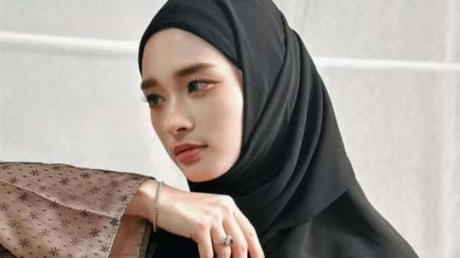 7-model-hijab-inara-rusli-mommy-starla-yang-jadi-trend-tahun-ini