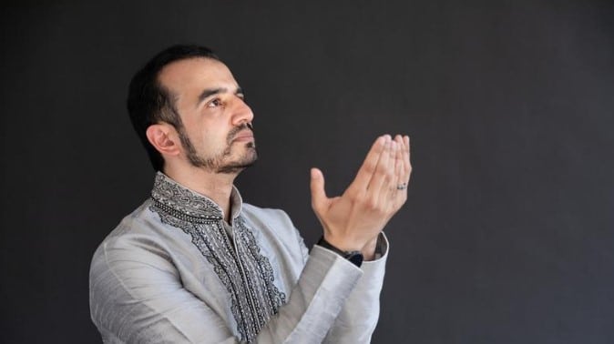 doa-masuk-kamar-mandi-arab,-latin-&-artinya-wajib-hafal