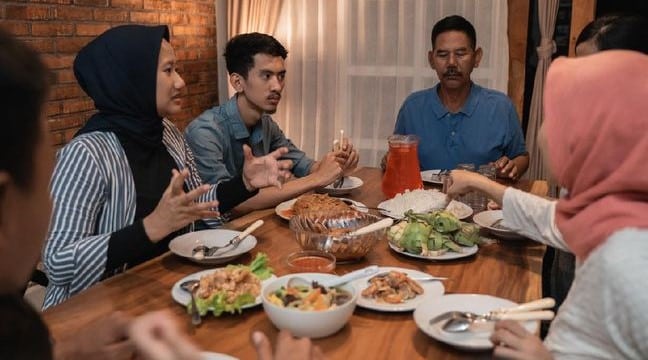 412 doa sesudah makan islam arab latin arti dan adabnya