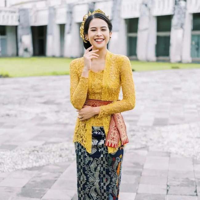 6-model-kebaya-bali-modern-kekinian-untuk-berbagai-acara