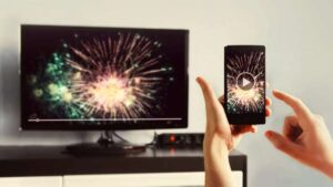 7 Cara Sambungkan HP ke TV Pakai USB, Chromecast & Lainnya