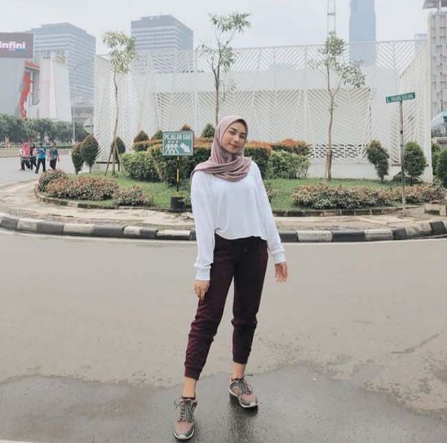 9-ide-ootd-cfd-wanita-hijab-agar-terlihat-stylish-dan-trend