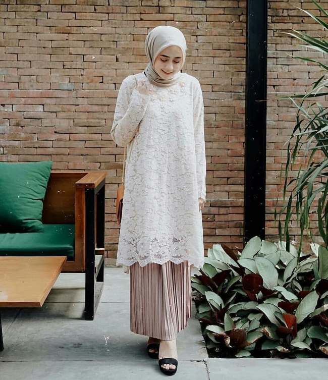 Atasan Brokat Model H-Line