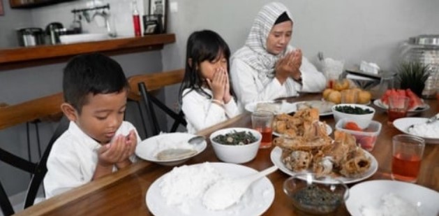 Bacaan Doa Sebelum Makan Dan Doa Sesudah Makan Sesuai Sunnah