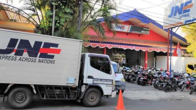 Berapa Lama JNE Trucking?