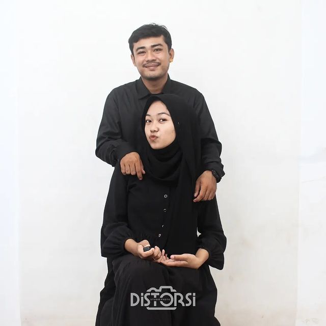 Full Black Elegan