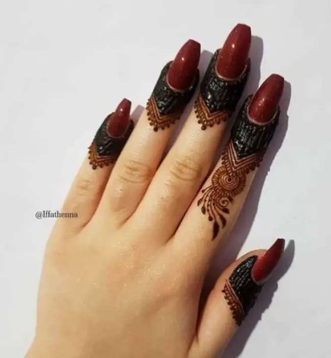 Model Henna Berwarna