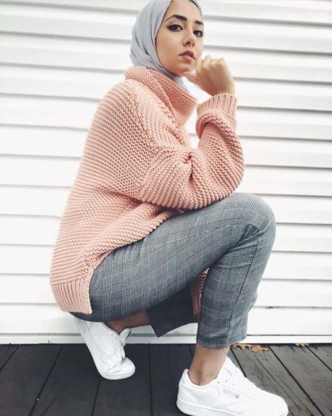 OOTD Celana Abu Abu Motif