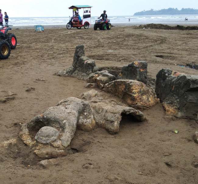 Sekilas tentang Wisata Batu Malin Kundang