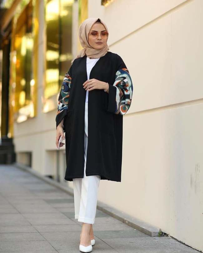Tunik Hitam Celana Putih
