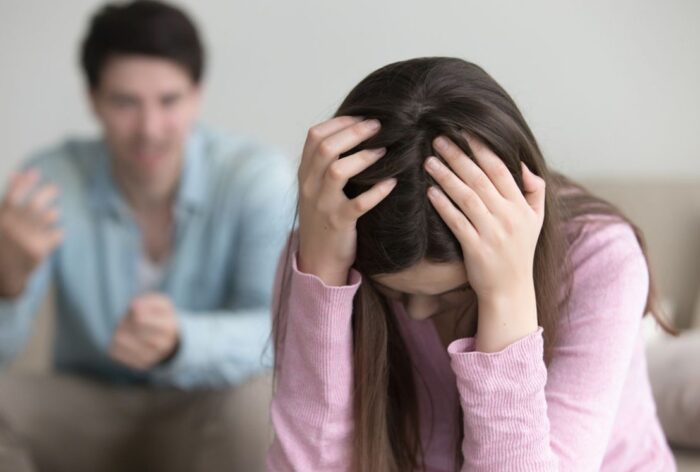 tanda red flag dalam hubungan