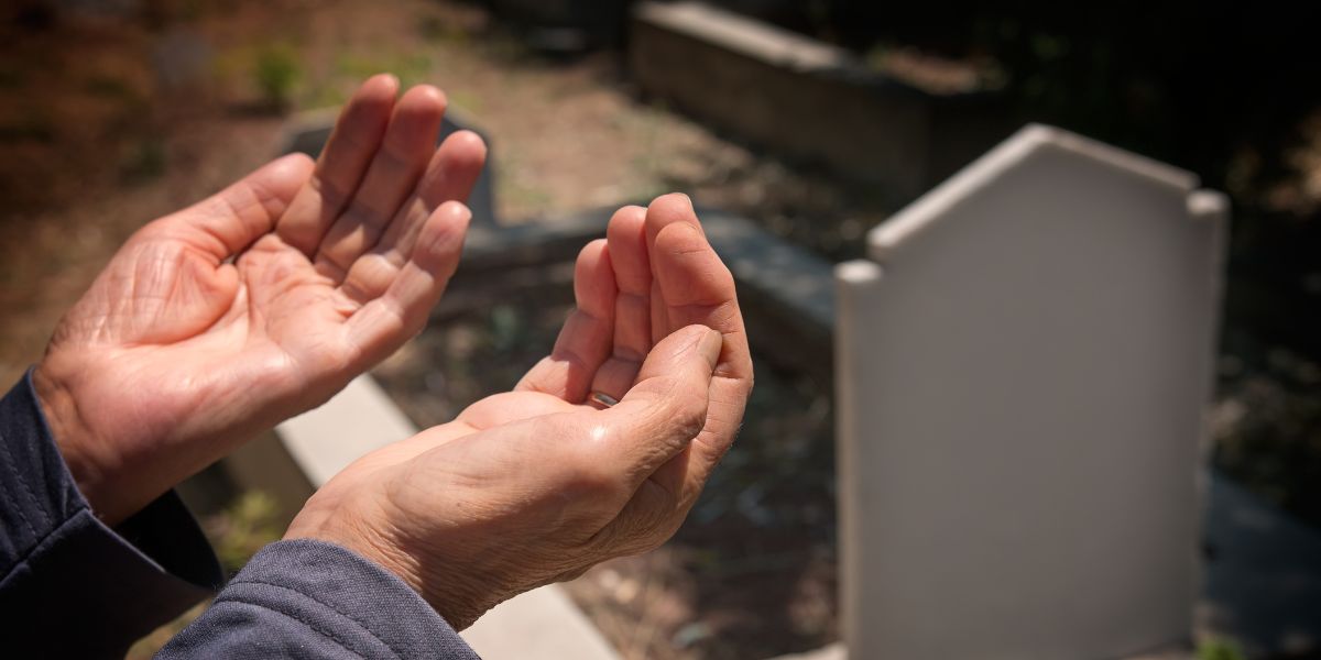 Doa Ziarah Kubur, Adab dan Tata Cara Berziarah Kubur Lengkap